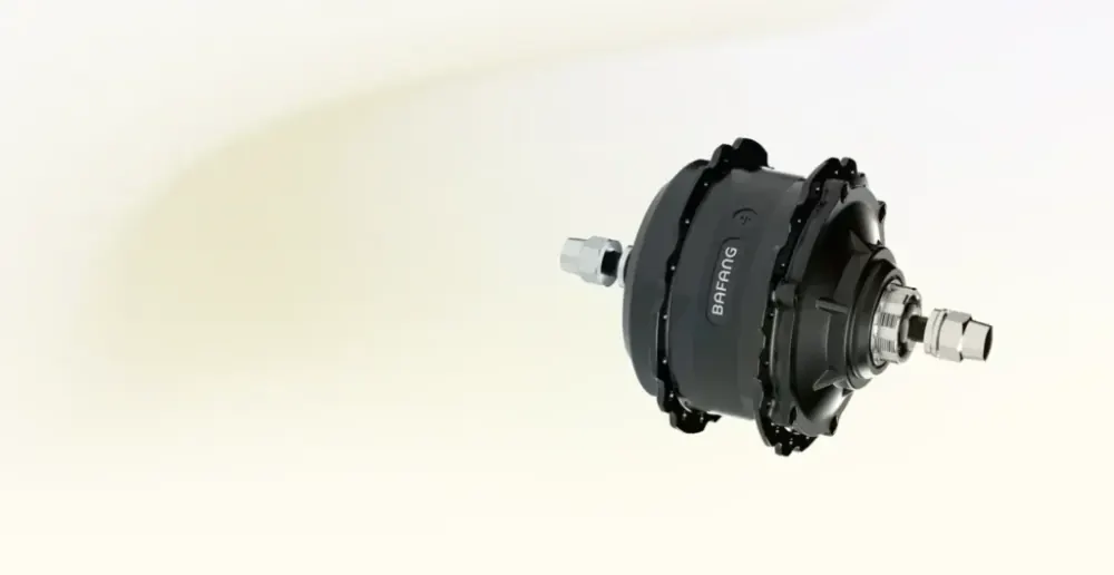 Close-up of ADO Air 28 Pro's Bafang automatic motor and carbon belt drive