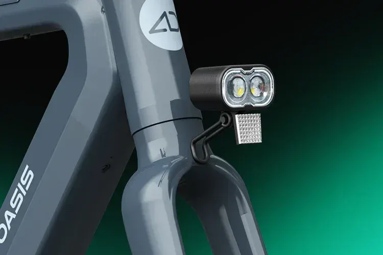 ADO AIR 30 Pro's hydraulic disc brake and carbon belt drive system.