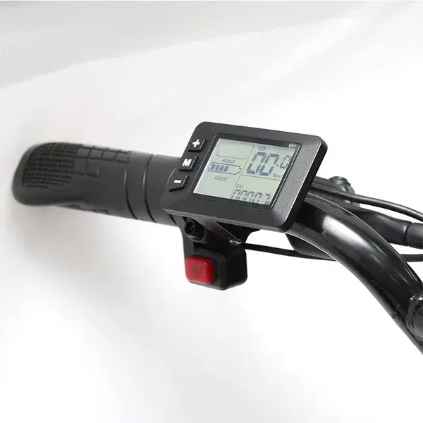 Emoko C91 LCD display showing speed and battery level, handlebar view.