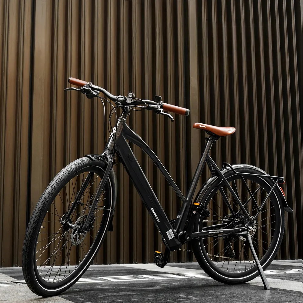 FAFREES 700C electric city bike pre-assembled and adjusted, ready to ride.