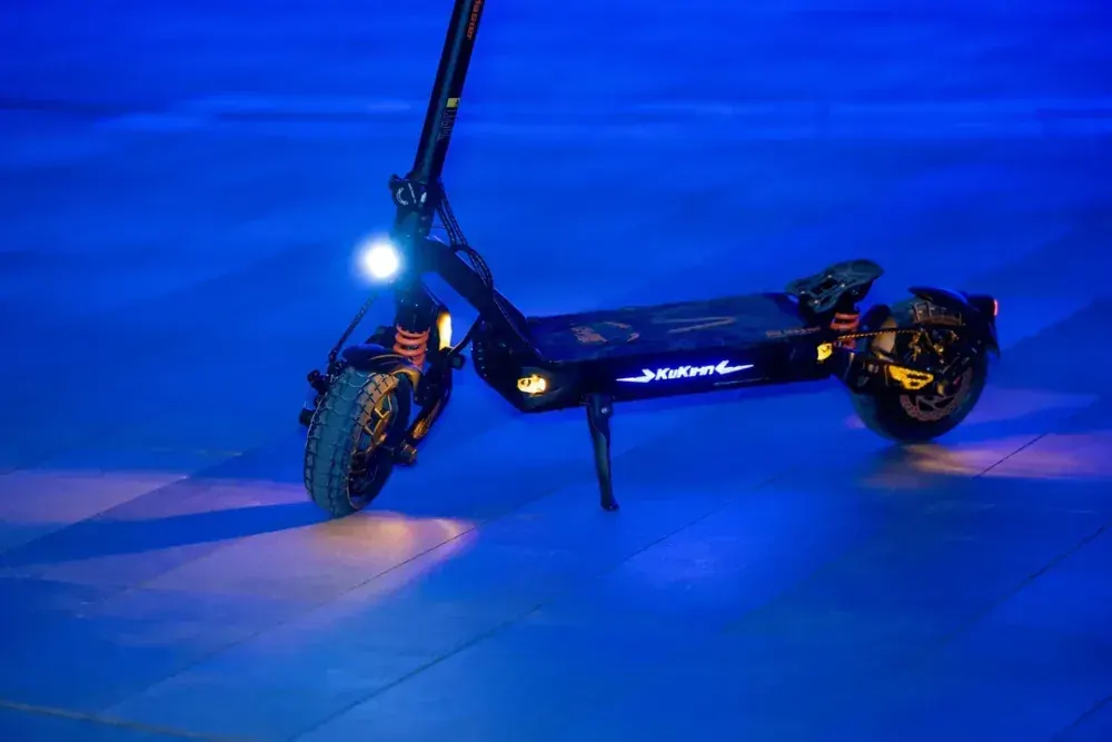 Kukirin G2 Master front and rear disc brakes with hydraulic shock absorbers
