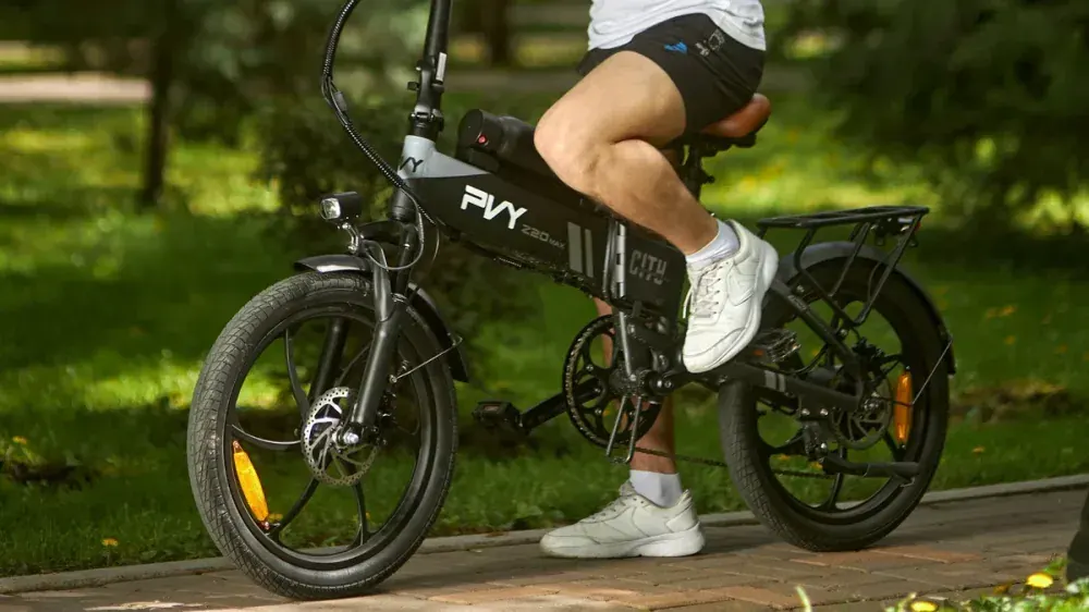 Close-up of PVY Z20 MAX rear hub motor and 7-speed Shimano drivetrain