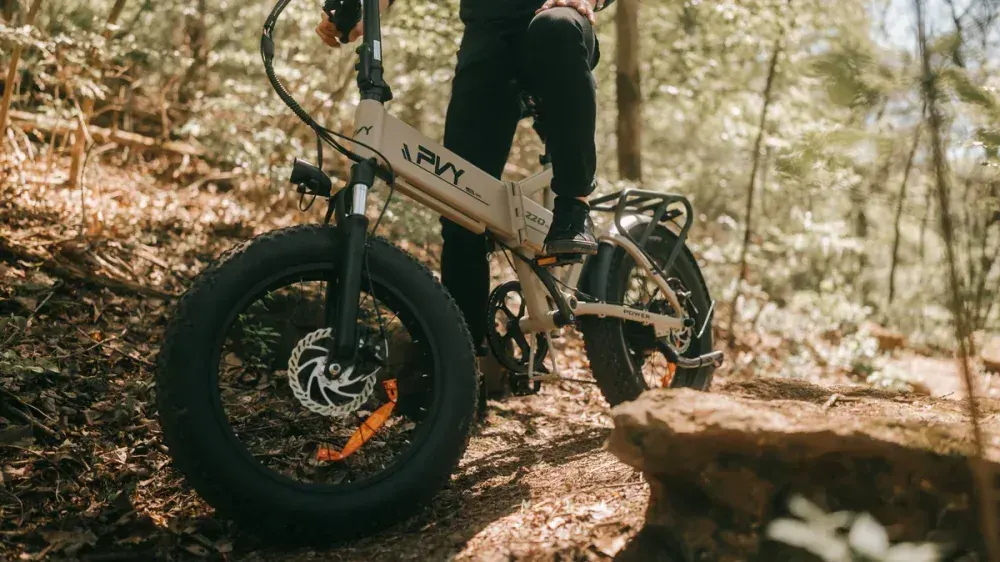 PVY Z20 PLUS battery pack, 48V 16.5Ah, mounted on downtube, with lock.